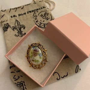 Vintage cameo brooch antique